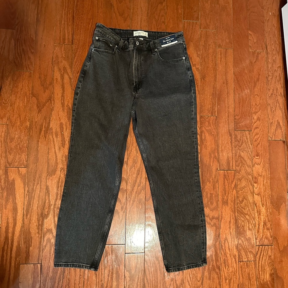 NWT abercombie & fitch mom jeans 30”
